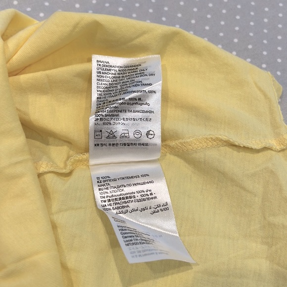 💛 NWOT Divided Yellow T-shirt with Embroidered Heart in Size Small - Picture 6 of 7